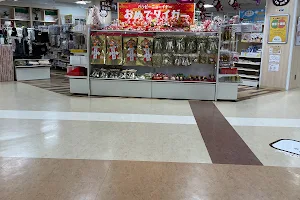 100円ショップ ワッツ富山アピア店 image