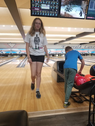 Bowling Alley «Emerald Lanes», reviews and photos, 140 Oakway Rd, Eugene, OR 97401, USA