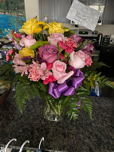 Florist «Hassell Florist», reviews and photos, 1679 Drew St, Clearwater, FL 33755, USA