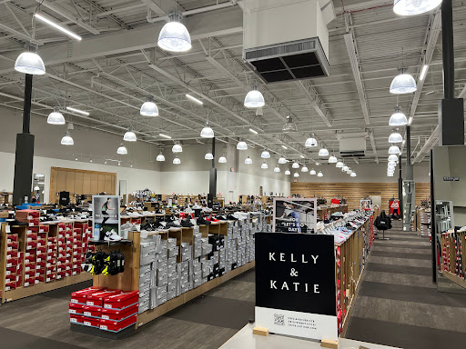 Shoe Store «DSW Designer Shoe Warehouse», reviews and photos, 300 NJ-18, East Brunswick, NJ 08816, USA