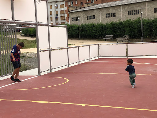 Pista de Deportes múltiples de “El Palmeral“ en Grado, Asturias