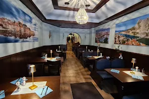 Restaurant Split image