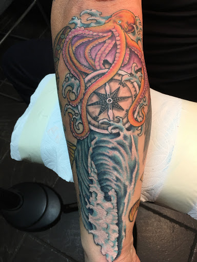 Tattoo Shop «Raygun Tattoo», reviews and photos, 34053 La Plaza, Dana Point, CA 92629, USA