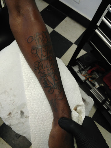 Tattoo Shop «Cali Soul Tattoo», reviews and photos, 4751 N Blackstone Ave, Fresno, CA 93726, USA