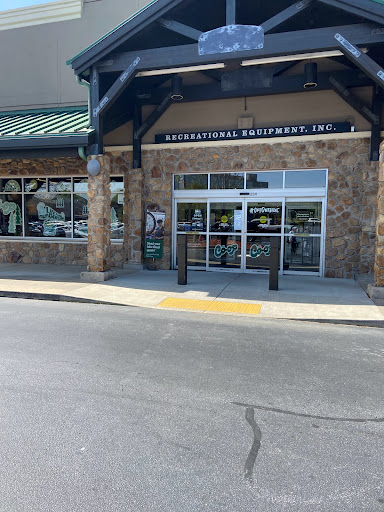 Camping Store «REI», reviews and photos, 1165 Perimeter Center W #200, Atlanta, GA 30338, USA