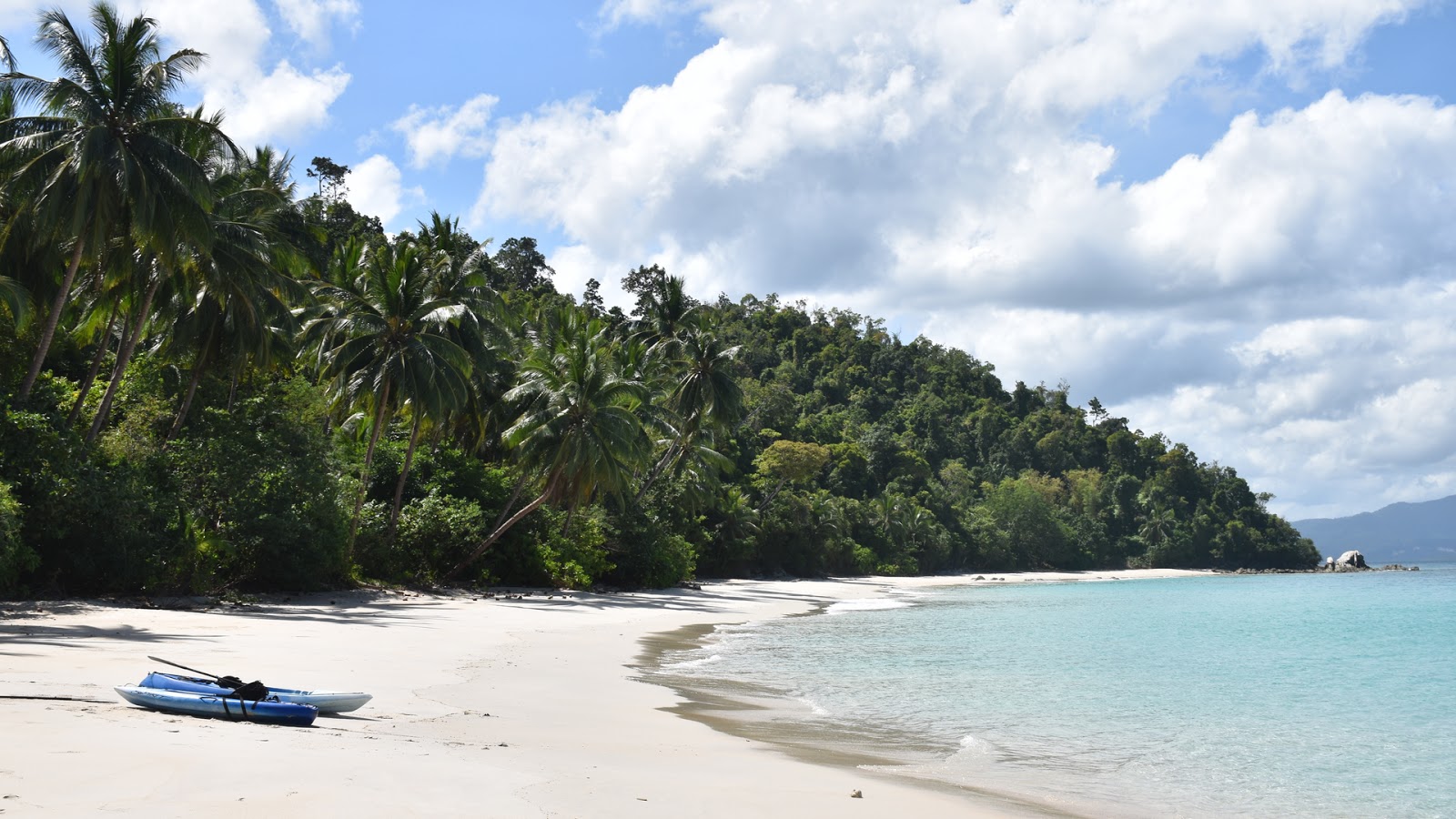 Foto av Naonao Beach med rymlig strand