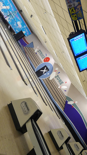 Bowling Alley «Oak Tree Lanes», reviews and photos, 990 N Diamond Bar Blvd, Diamond Bar, CA 91765, USA