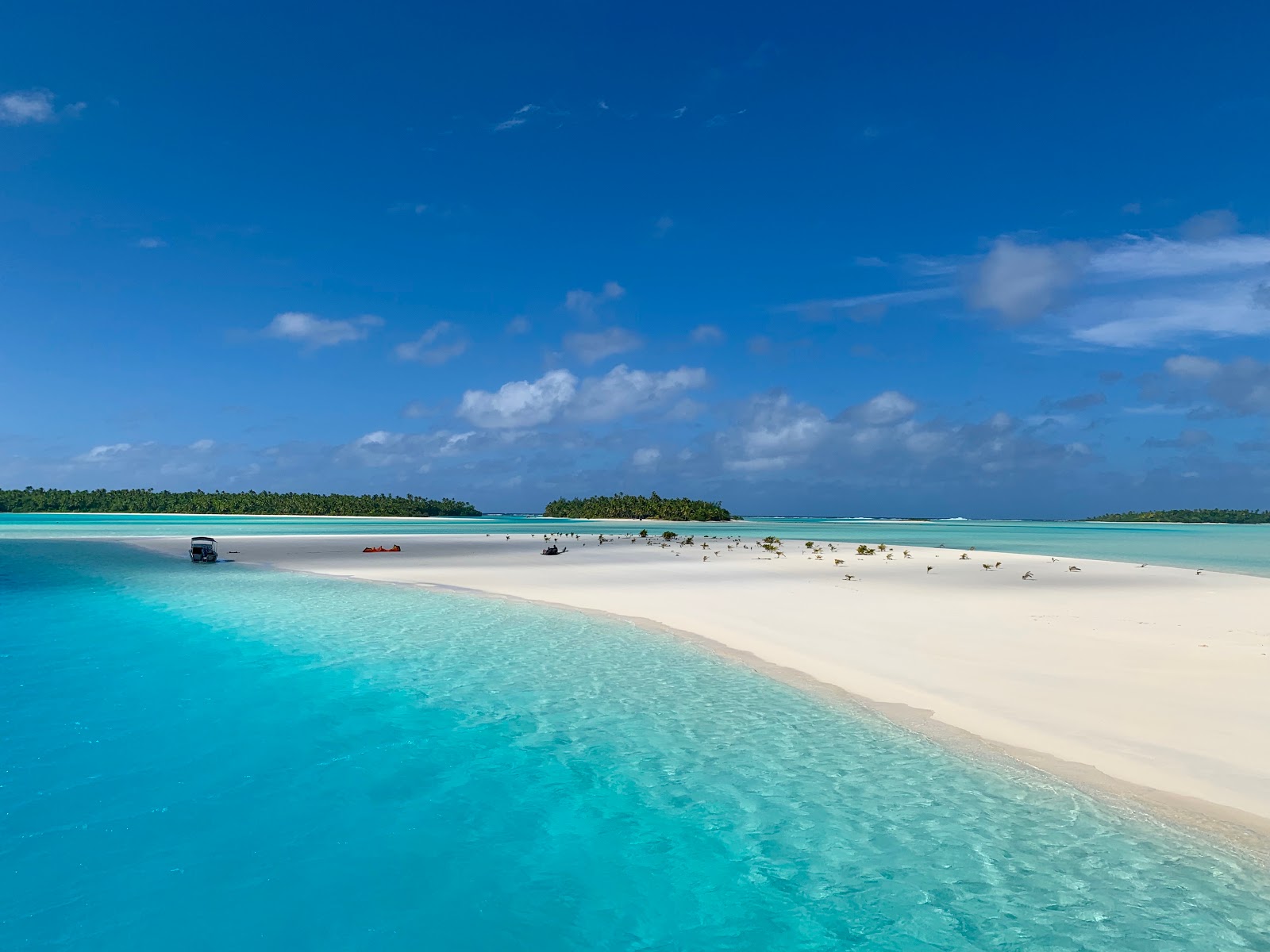 Foto de Playa de la Isla One Foot con playa recta