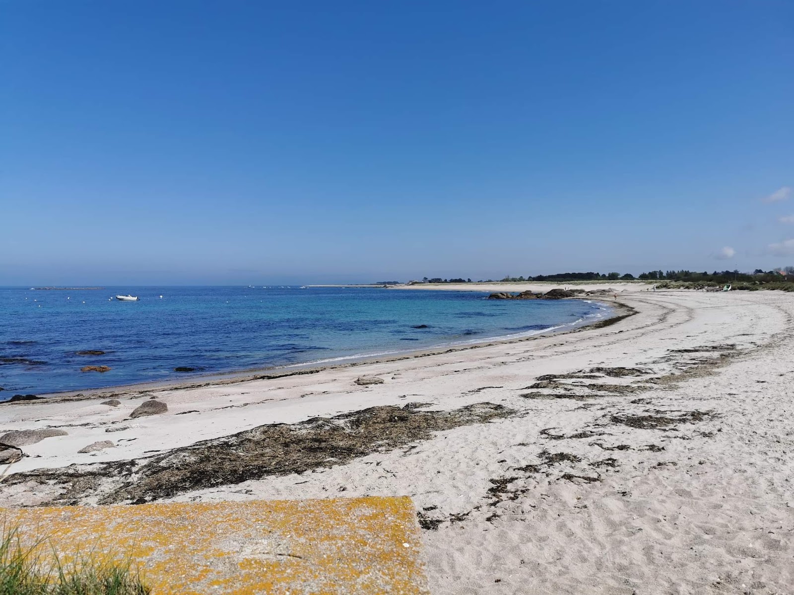 Foto von Plage du Sablon mit beiger sand Oberfläche