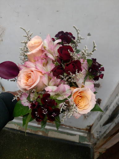 Florist «Crescent Gardens Floral Shoppe», reviews and photos, 6515 Saltsburg Rd, Penn Hills, PA 15235, USA
