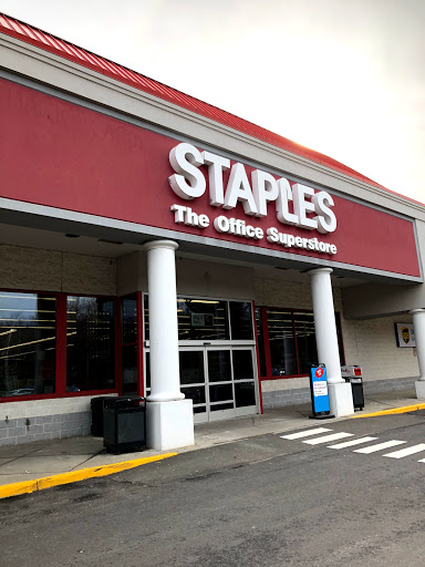 Staples, 3 Armstrong Rd, Shelton, CT 06484, USA, 