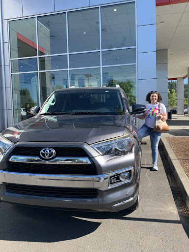 Toyota Dealer «Lithia Toyota of Springfield», reviews and photos, 163 S 9th St, Springfield, OR 97477, USA