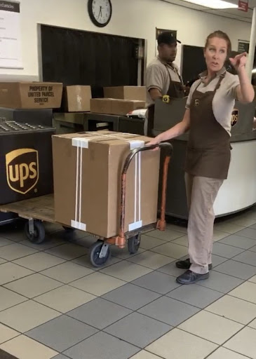 Shipping and Mailing Service «UPS Customer Center», reviews and photos, 1331 S Vernon St, Anaheim, CA 92805, USA