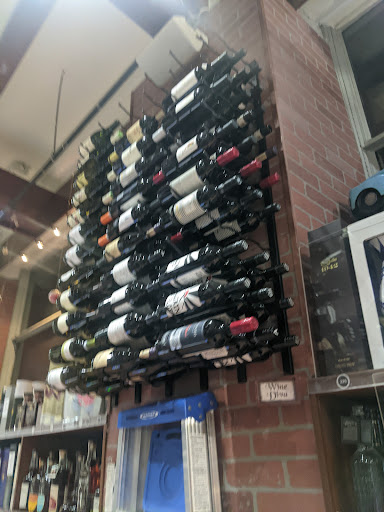 Liquor Store «Seaport Wine & Spirits», reviews and photos, 110 Fulton St, New York, NY 10038, USA