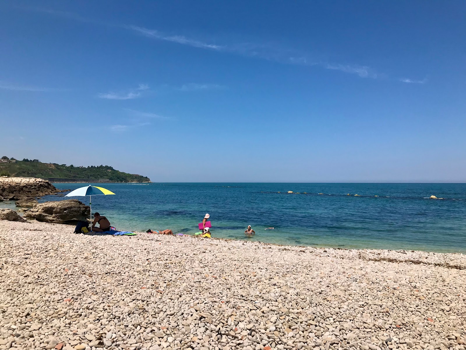 Fotografija Spiaggia della Ritorna z modra čista voda površino