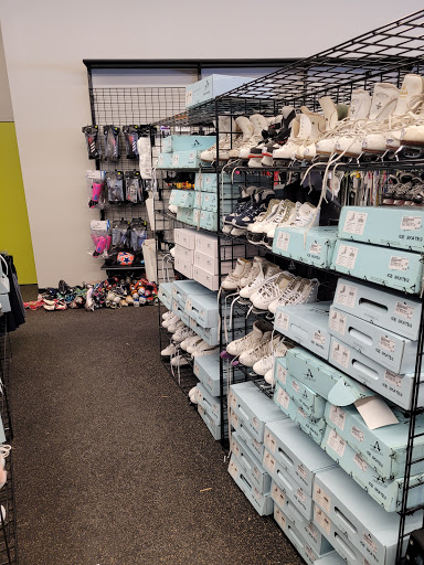 Sporting Goods Store «Play It Again Sports», reviews and photos, 1213 W 14 Mile Rd, Clawson, MI 48017, USA