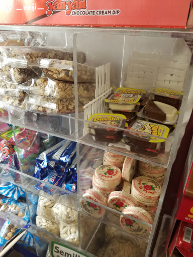 Latin American Restaurant «La Union Supermarket», reviews and photos, 485 Sheridan Rd, Highwood, IL 60040, USA