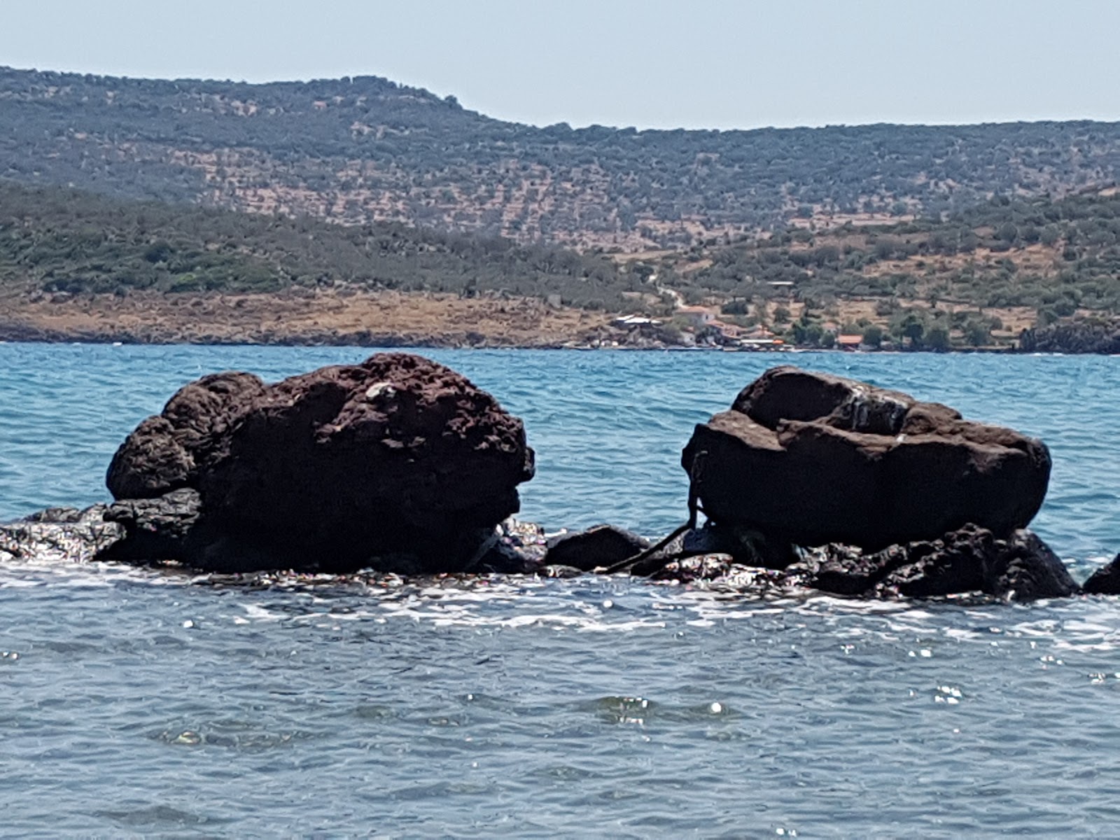 Foto van Limani Kapis II met kleine baai