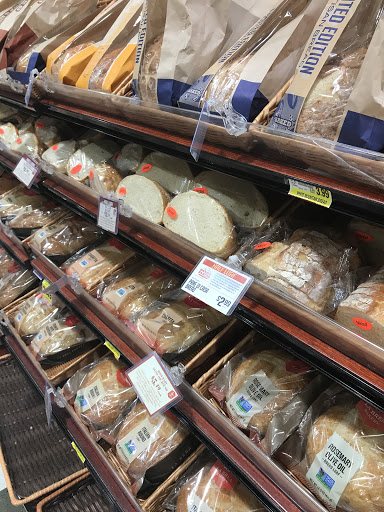 Grocery Store «Harris Teeter», reviews and photos, 2080 Kildaire Farm Rd, Cary, NC 27511, USA