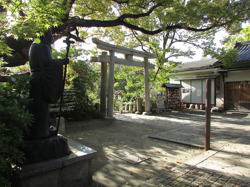 真田山 三光神社 本殿