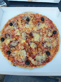 Plats et boissons du Pizzeria BAMBOU PIZZA à Thenon - n°9