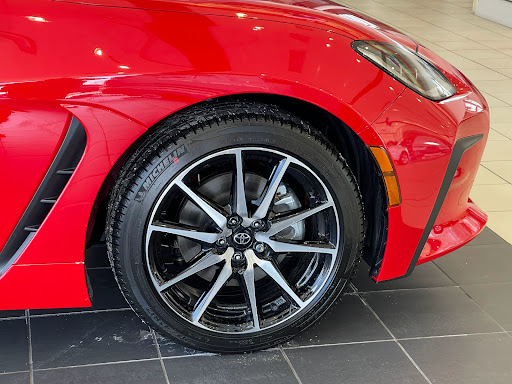 Car Dealer «Classic Toyota», reviews and photos, 515 N Green Bay Rd, Waukegan, IL 60085, USA