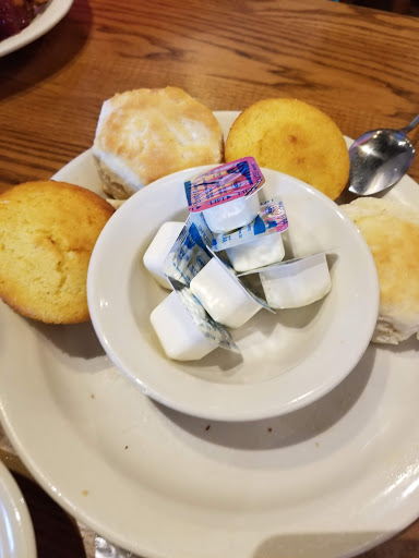 American Restaurant «Cracker Barrel Old Country Store», reviews and photos, 2075 Hylan Dr, Rochester, NY 14623, USA