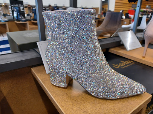 Shoe Store «DSW Designer Shoe Warehouse», reviews and photos, 17159 Cole Rd, Hagerstown, MD 21740, USA