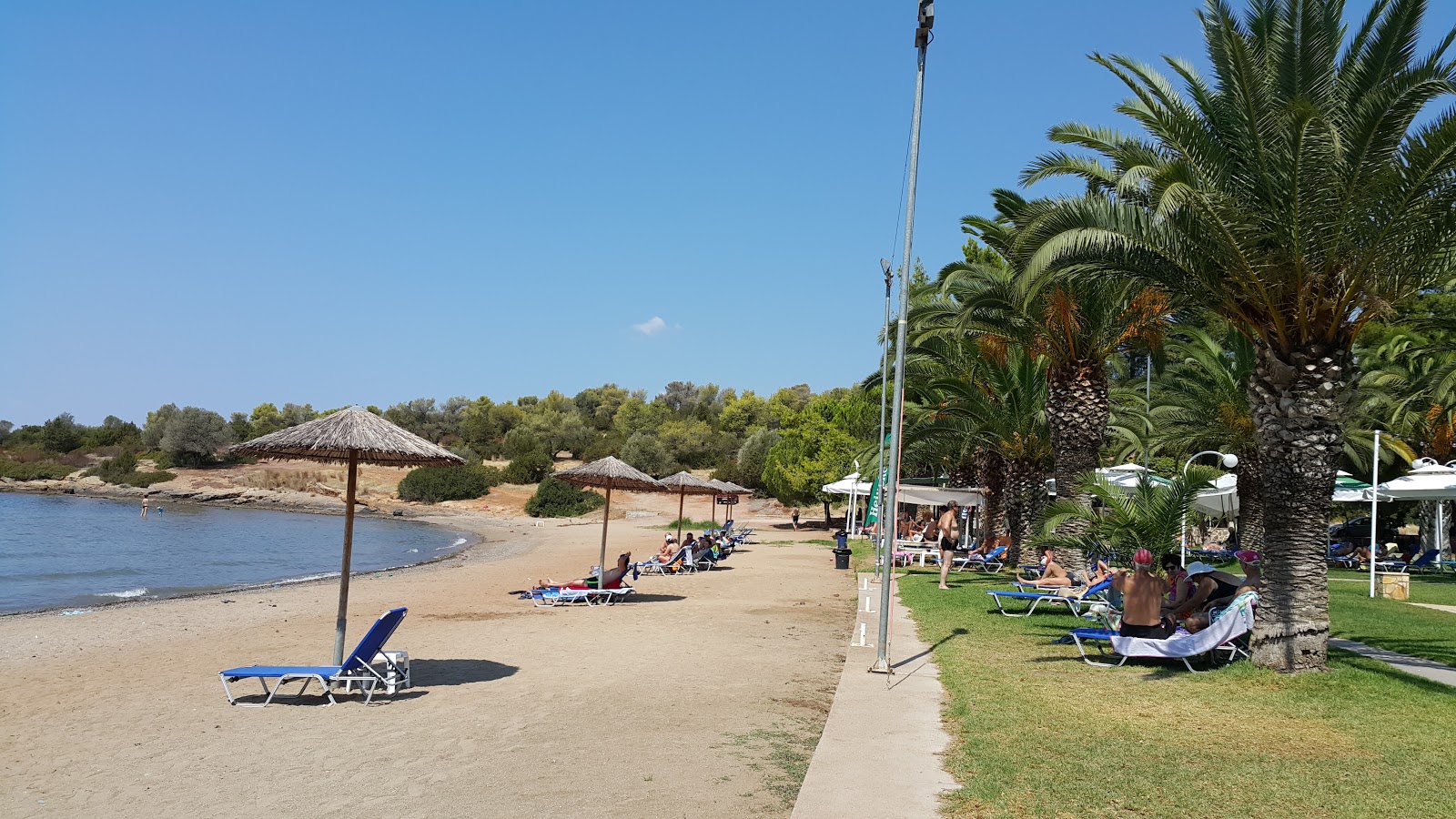 Foto von Voleri beach mit brauner sand Oberfläche