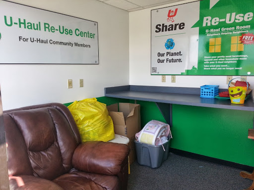 RV Storage Facility «U-Haul Moving & Storage at Big Bend Road», reviews and photos, 650 Big Bend Rd, Ballwin, MO 63021, USA