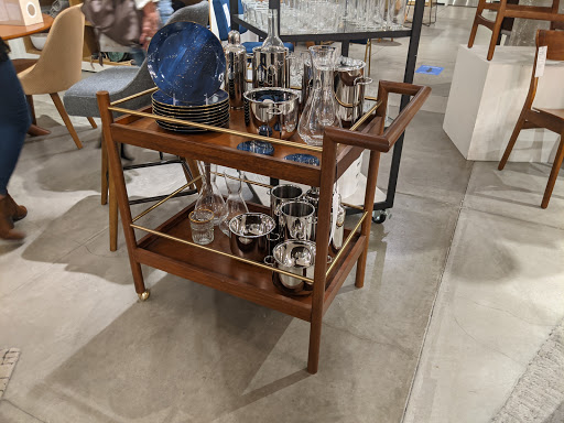 Furniture Store «west elm», reviews and photos, 400 W 47th St, Kansas City, MO 64112, USA