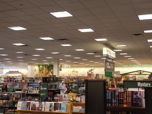 Book Store «Barnes & Noble Booksellers Hillside Village», reviews and photos, 305 Farm to Market Road 1382 #520, Cedar Hill, TX 75104, USA