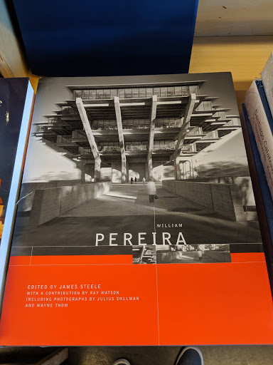 Book Store «Hennessey + Ingalls», reviews and photos, 300 S Santa Fe Ave M, Los Angeles, CA 90013, USA