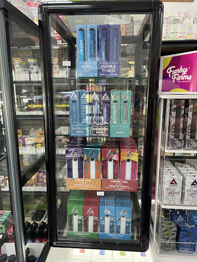 Tobacco Shop «Feel Good Smoke & Gift Shop», reviews and photos, 13415 SW 56th St, Miami, FL 33175, USA