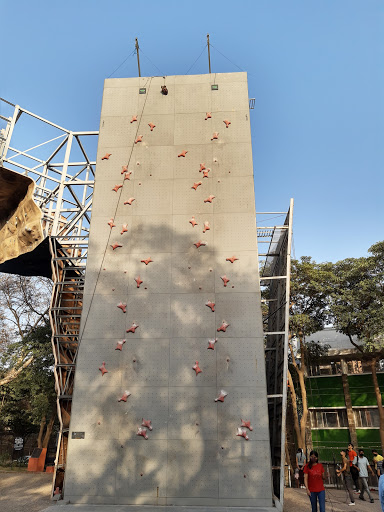 Climbing walls in Delhi