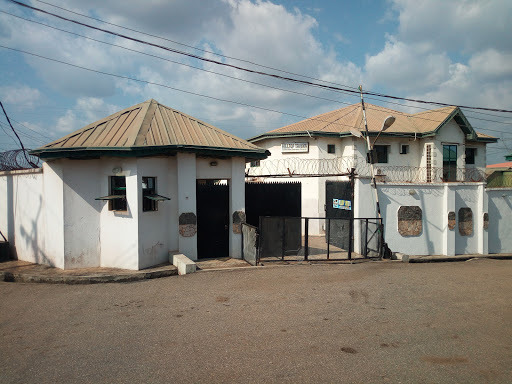 Hilltop Tavern, 1 Oladipo Adeyemi Avenue Oloke GRA Extension, off Mapoly road,, Abeokuta, Nigeria, Travel Agency, state Ogun