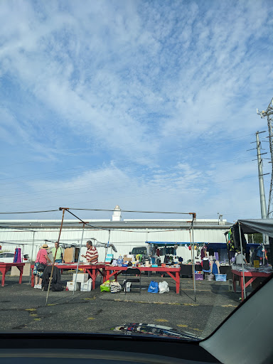 Flea Market «Collingwood Auction & Flea Market», reviews and photos, 1350 NJ-33, Farmingdale, NJ 07727, USA