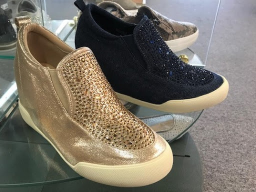 Shoe Store «Pix Shoes of Louisville», reviews and photos, 201 S Preston St, Louisville, KY 40202, USA