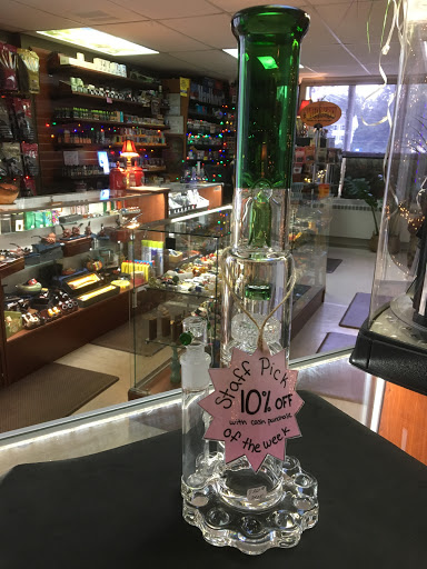 Tobacco Shop «Kittery Discount Smoke Shop», reviews and photos, 99 State Rd, Kittery, ME 03904, USA