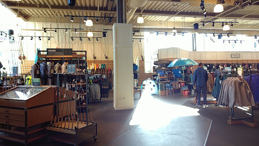 Clothing Store «L.L. Bean», reviews and photos, 340 Legacy Pl, Dedham, MA 02026, USA