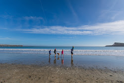 San Simeon Pier beach'in fotoğrafı dağlarla çevrili