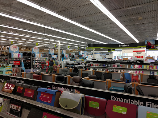 Office Supply Store «Staples», reviews and photos, 1207 N Landing Way, Renton, WA 98057, USA