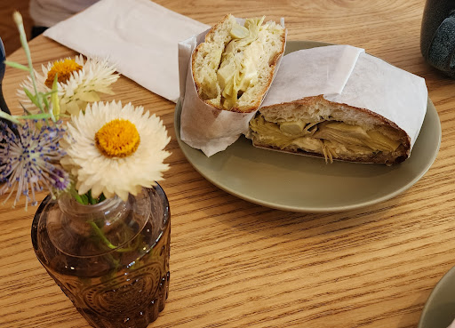 Wingen Bakery image