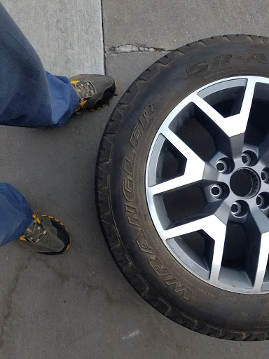 Tire Shop «Discount Tire Store - Westminster, CO», reviews and photos, 7401 W 92nd Ave, Westminster, CO 80021, USA