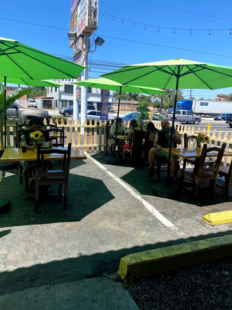 Restaurante Y Pupuseria La Ceiba 90221