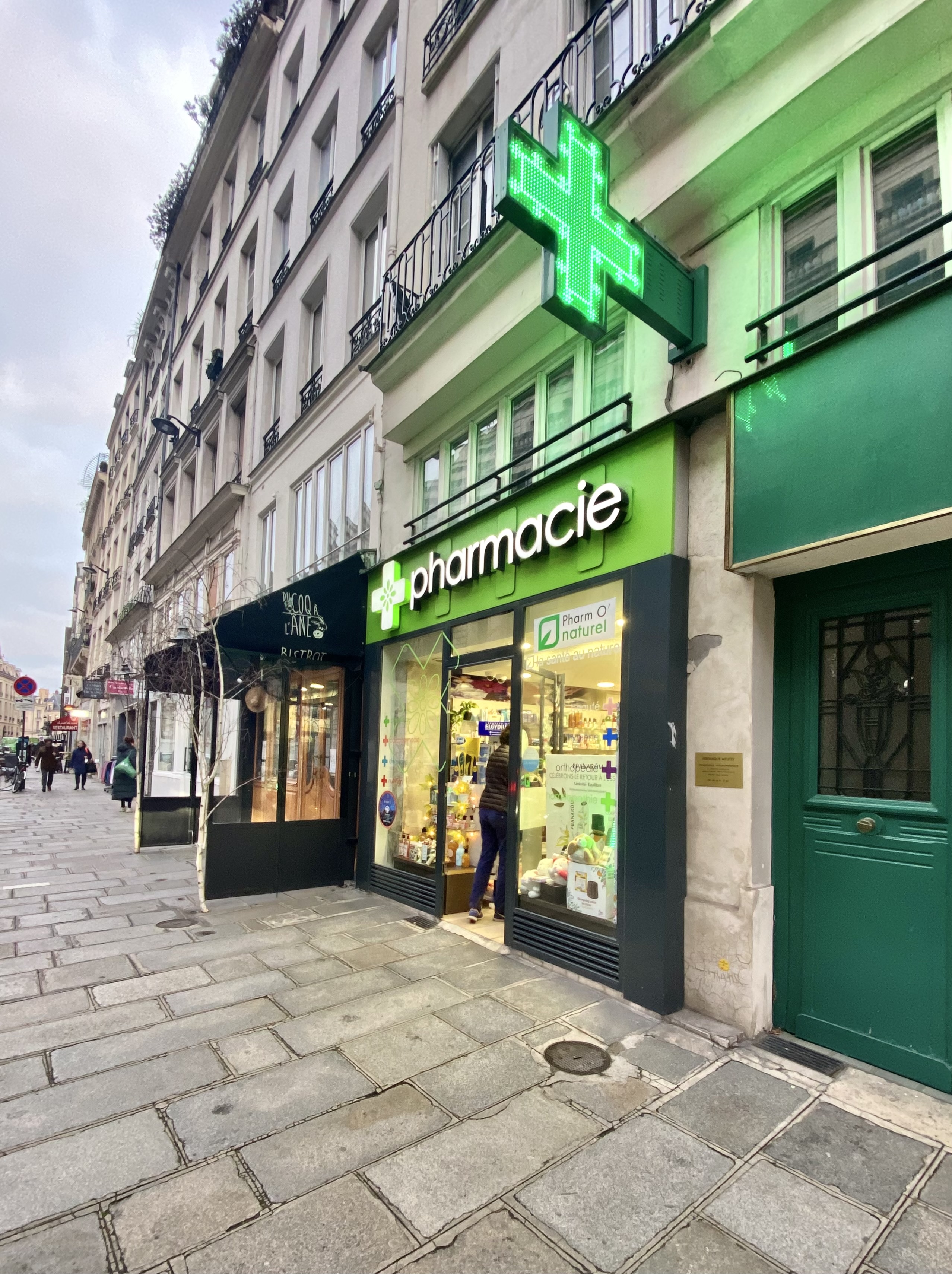 Photo n° 4 de l'avis de Streetmoodparis. fait le 20/12/2021 à 23:31