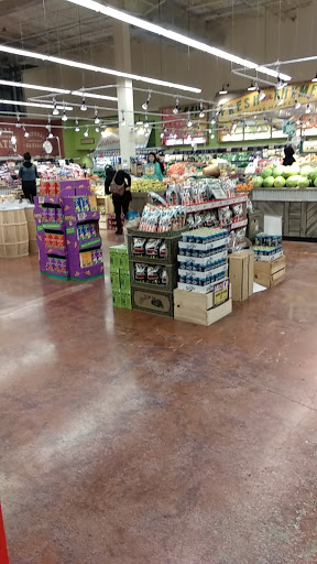 Grocery Store «Fresh Thyme Farmers Market- 82nd», reviews and photos, 4225 E 82nd St, Indianapolis, IN 46250, USA