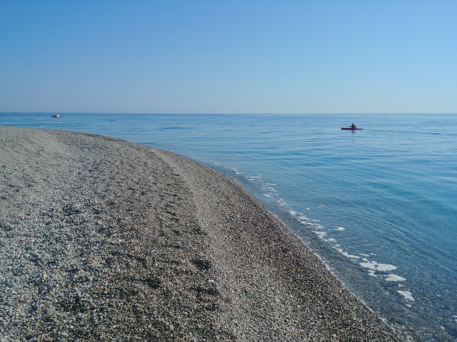 Spiaggia di Punta Alice'in fotoğrafı - rahatlamayı sevenler arasında popüler bir yer