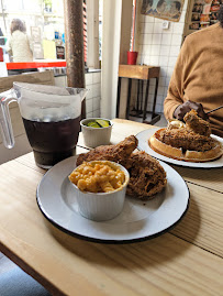 Plats et boissons du Restaurant de cuisine américaine moderne Gumbo Yaya Chicken and Waffles à Paris - n°19
