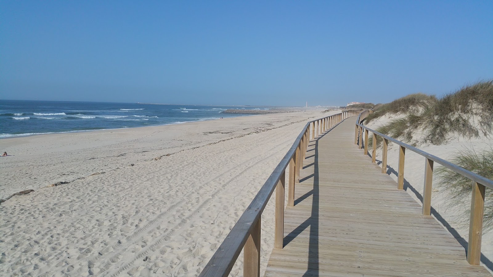 Fotografie cu Praia da Costa Nova - locul popular printre cunoscătorii de relaxare